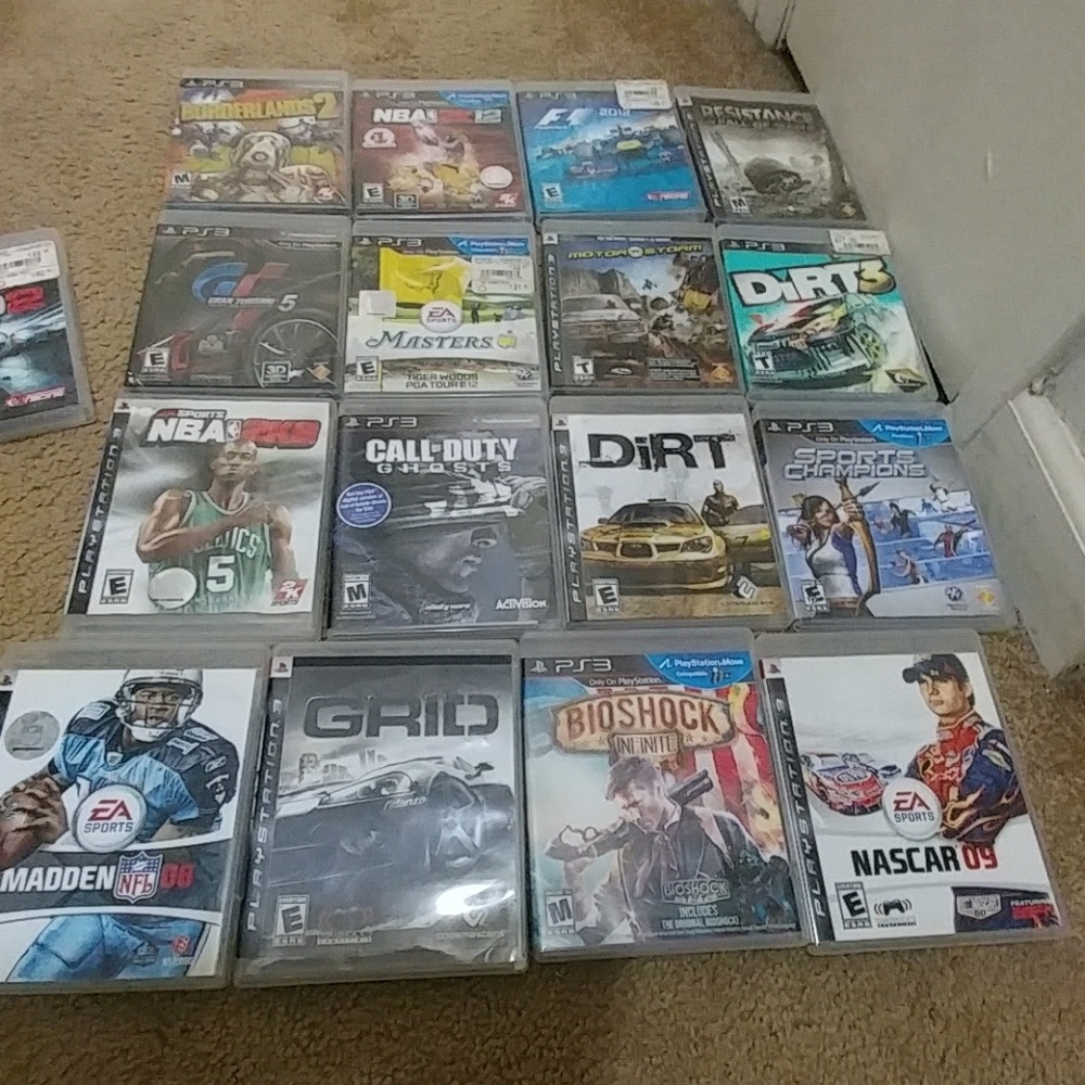 Play station - Picture 5 of 8